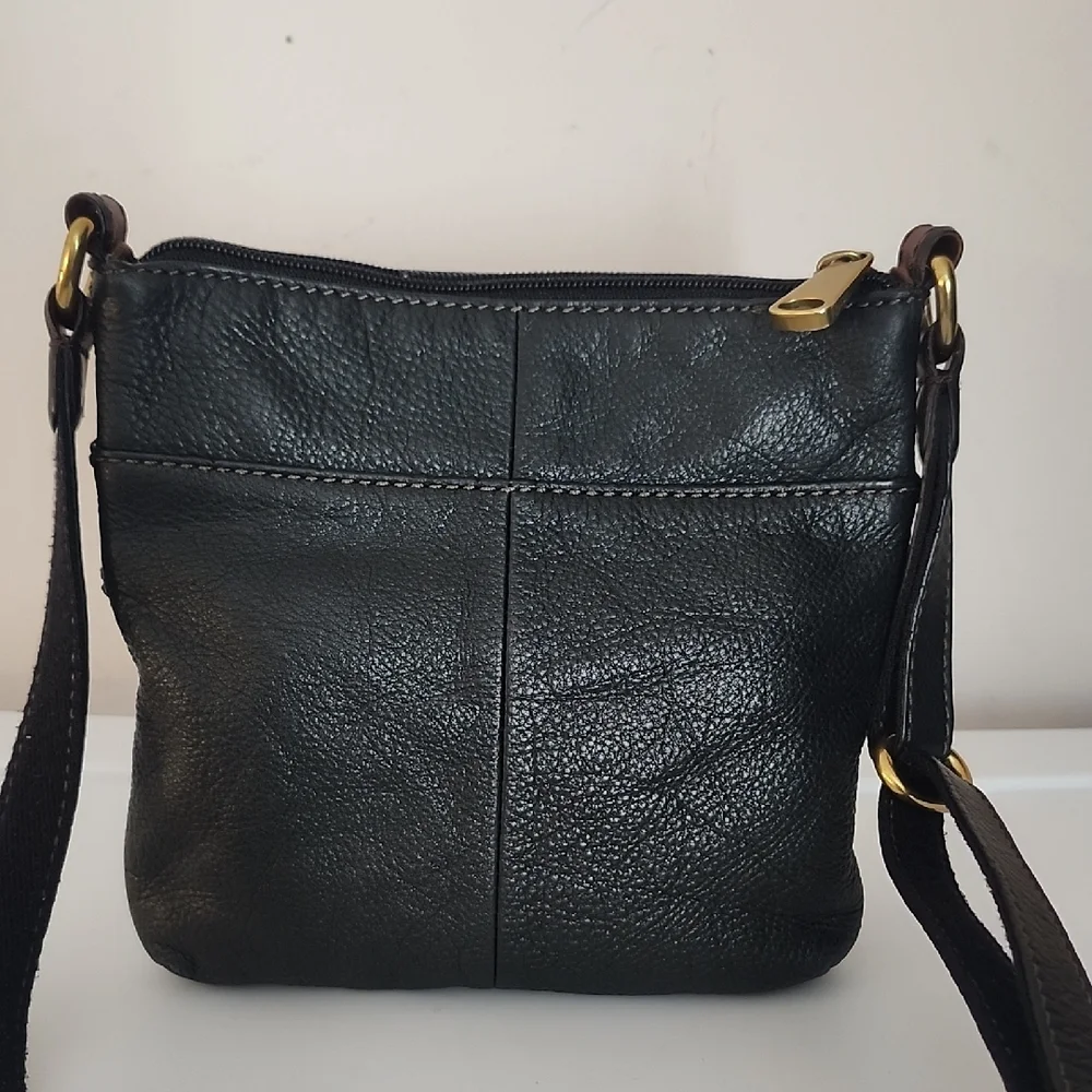 Fossil Explorer Leather Crossbody w/Free Fossil Wallet